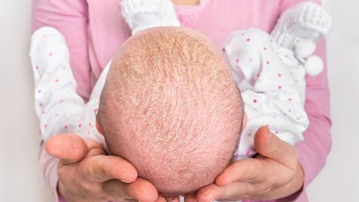 Baby met berg